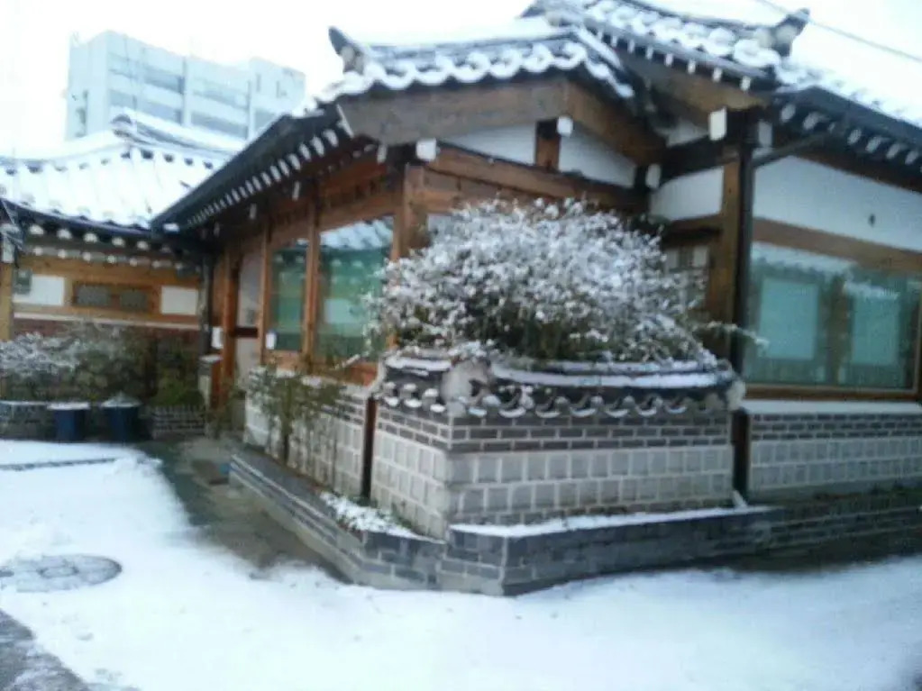 Bukchon Sarangchae Hanok Guesthouse