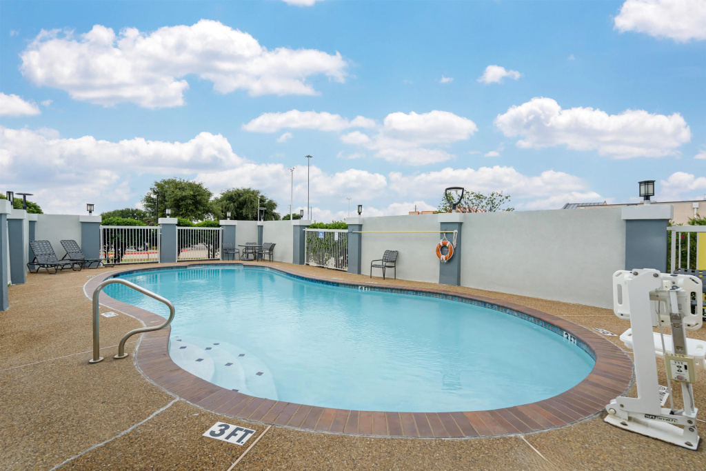 Best Western Plus McKinney Inn and Suites