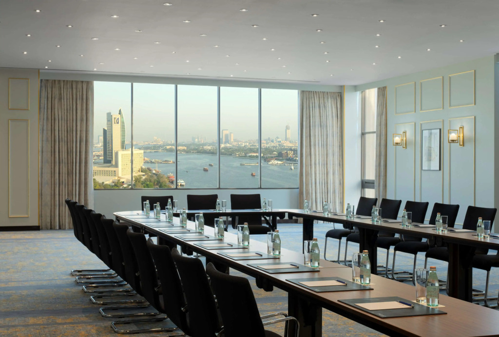 Radisson Blu Hotel, Dubai Deira Creek