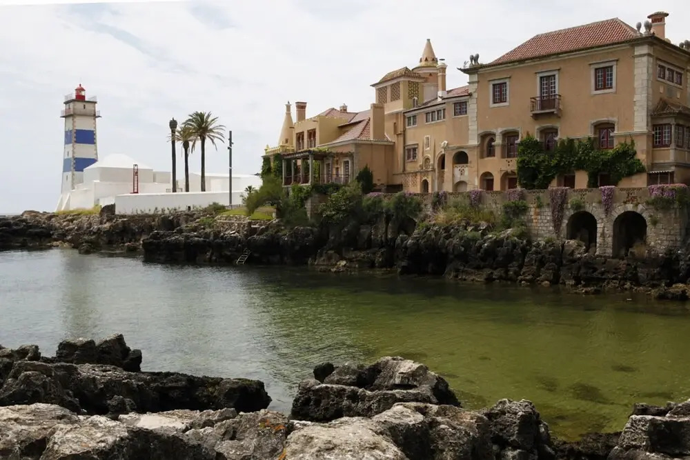 Wondrous Terrace Apartment in Cascais Center