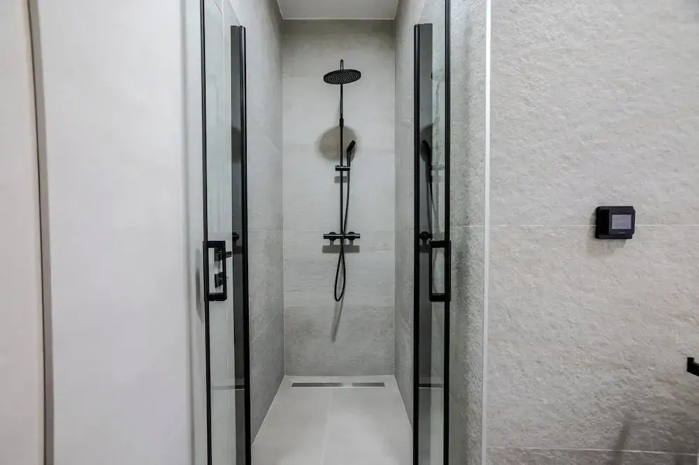 Luxury apt Near Beach w big Terrace and sea View