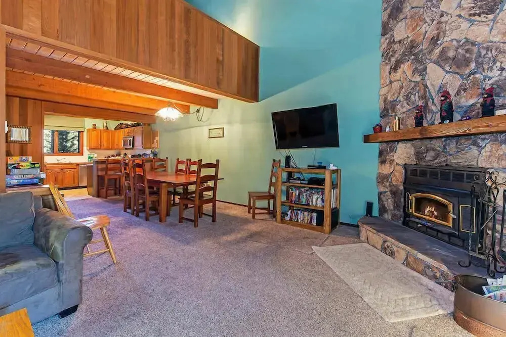 Winterset #18 - Shared Pool & Near Skiing!