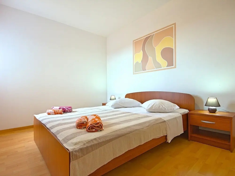 Well Maintained Apartment With Shared Pool With Children's Pool, 2 km From the Beach