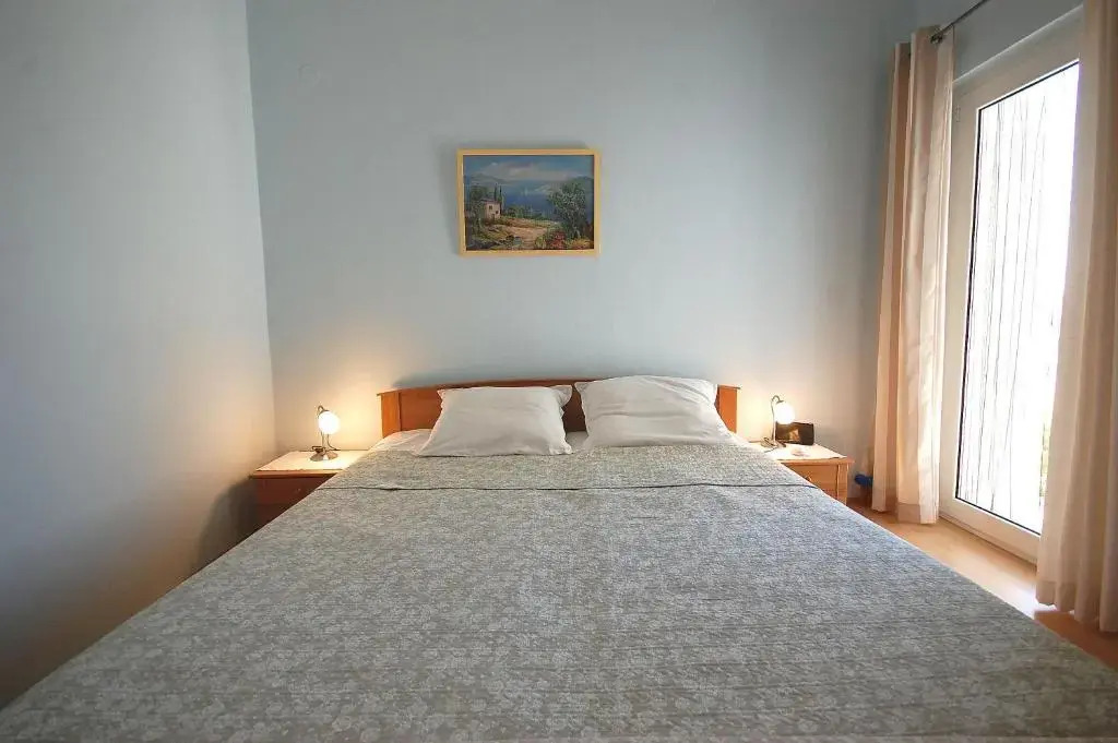 Apartments Nency by El-Pi Tours