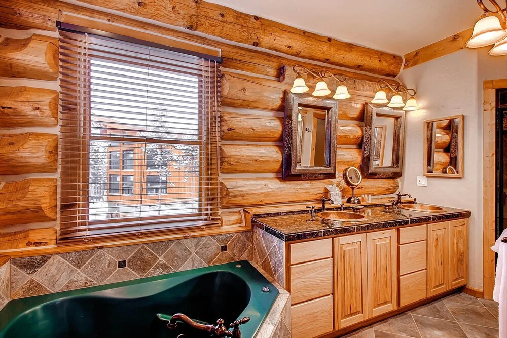 Ski Classic Lodge