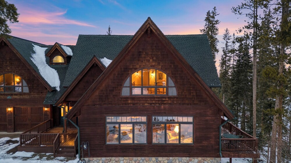 Spacious Winter Park Home w/ Game Room, Fireplace & Resort Bus Access Elk Court Lodge by Avantstay