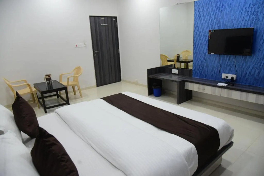 Hotel  Savera Palace