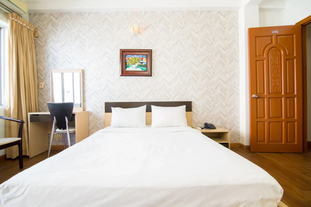 S79 Quynh Giang Airport Hotel