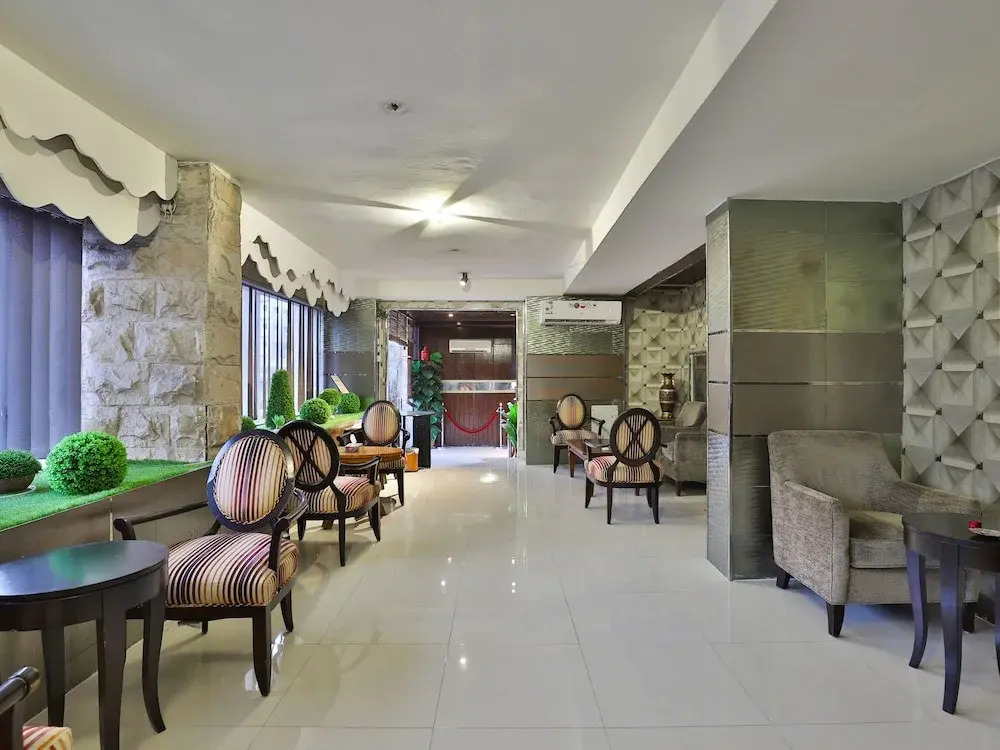 OYO 211 Mayar International Furnished Units 1