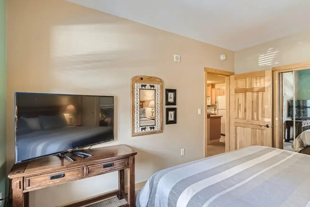 Passage Point 326 1 Bedroom Condo by RedAwning