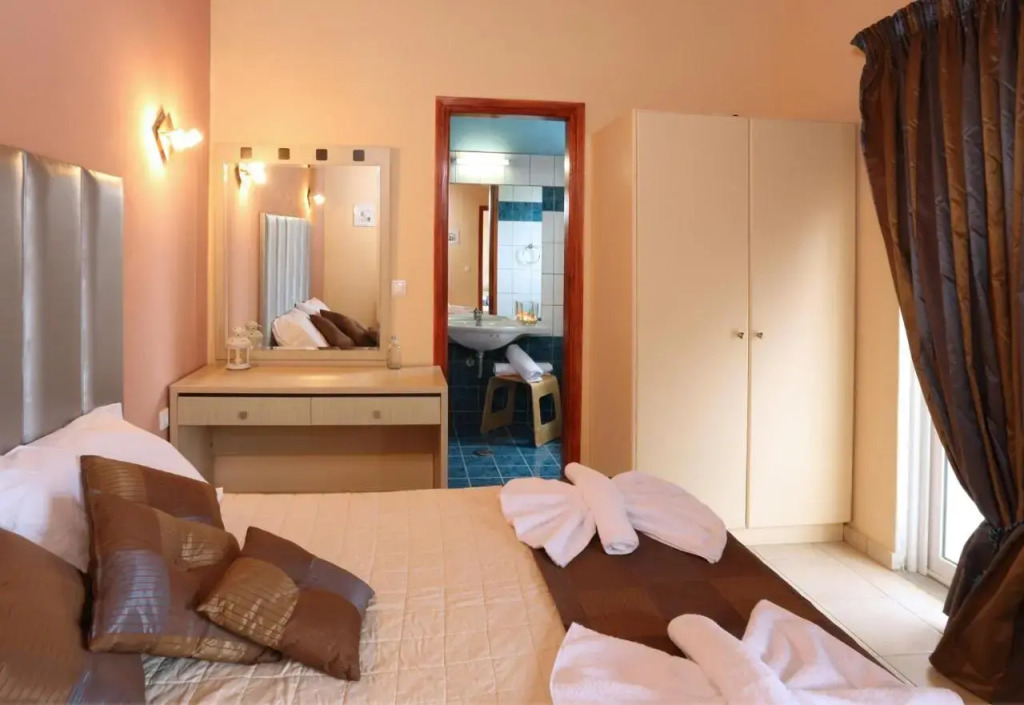 Rebecca'S Village Hotel