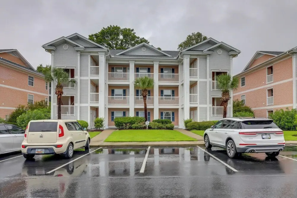 'southern Charm' Condo w/ Pool ~ 4 Mi to Broadway!