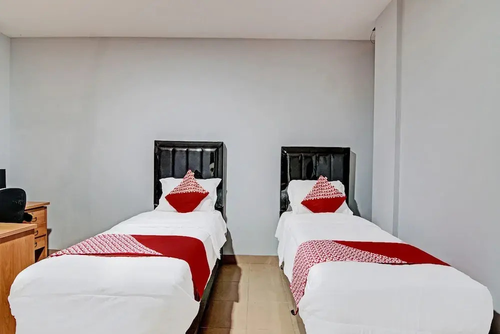 OYO 91951 Almira Homestay Syariah
