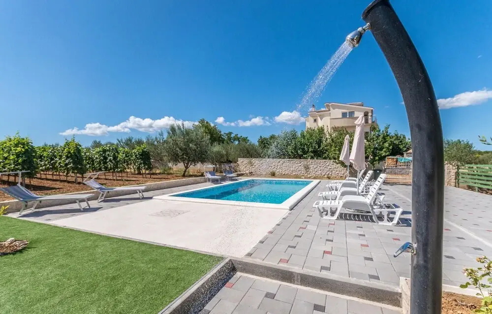 Gorgeous Home In Donje Rastane