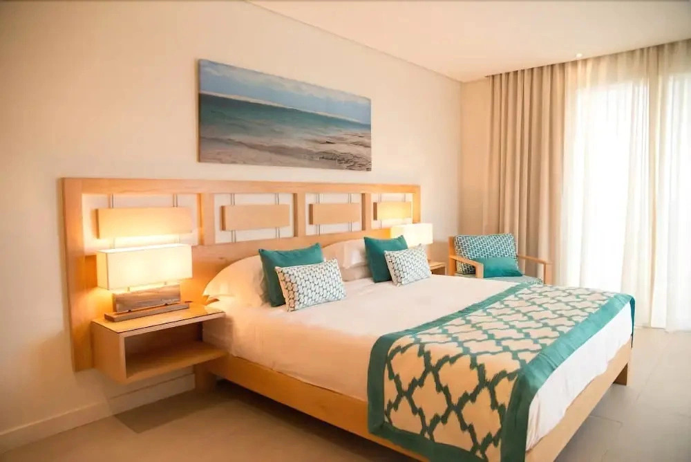 Carlos Bay 3 Penthouse