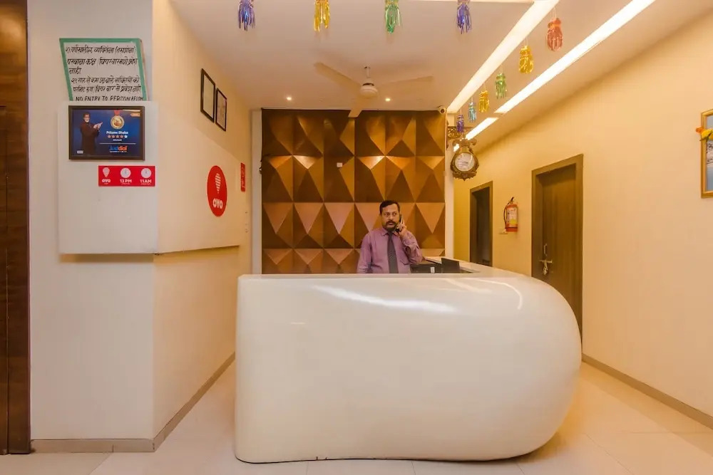 OYO 10382 Hotel Saffron Suites