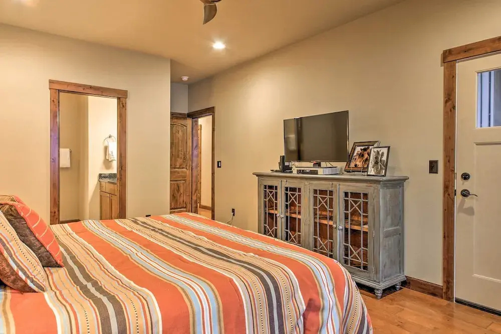 Red Lodge Townhome w/ Private Hot Tub & Mtn Views!
