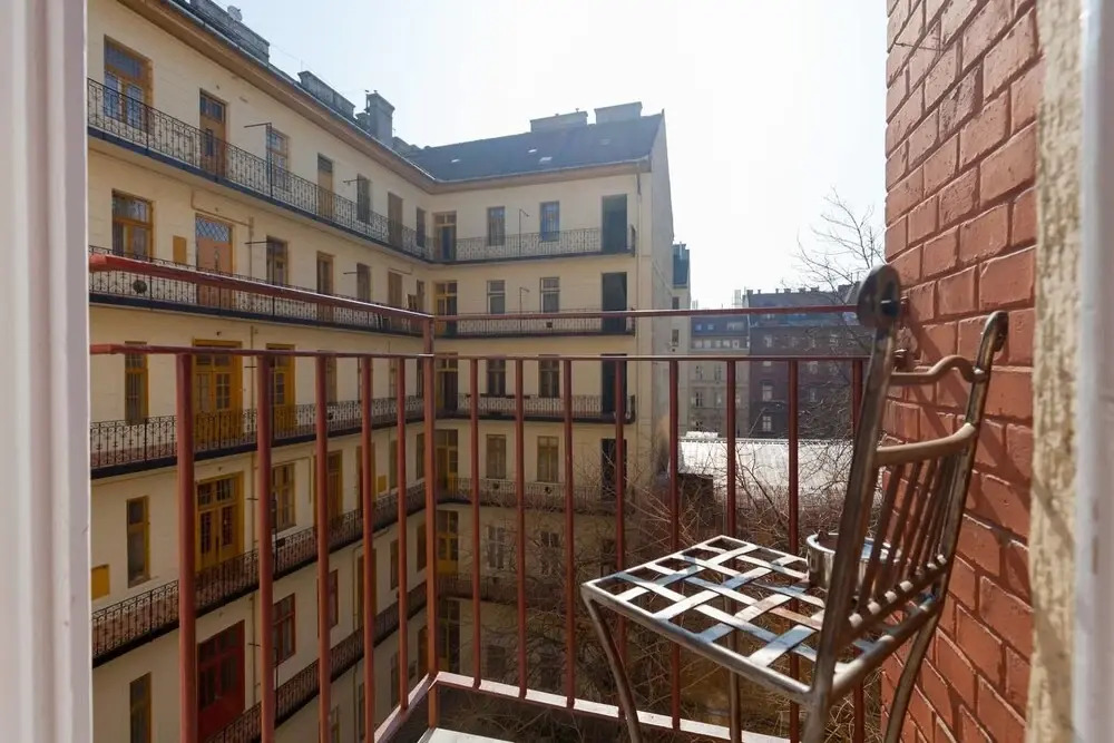 Ginger Apartment