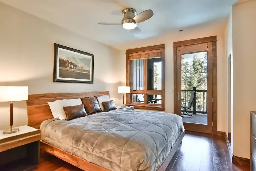 Bluesky Breckenridge Luxury 3 Bedroom Condo at Snowflake Lift