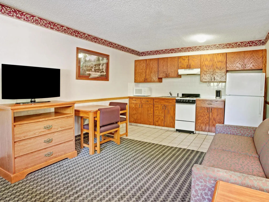 Americas Best Value Inn & Suites Monroe