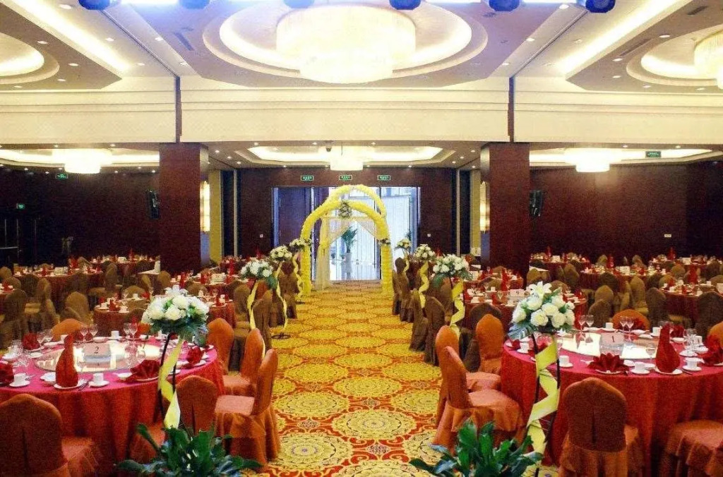 Grand Hoya Hotel