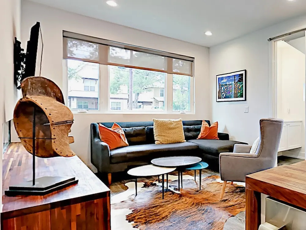 New 3br Near Dining & Entertainment 3 Bedroom Duplex