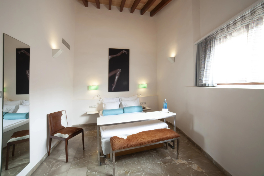Petit Palace Hotel Tres
