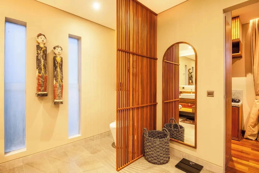 Luxury 6BR Canggu 400m to Finns Beach
