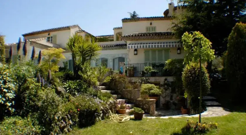 Cerise Villa