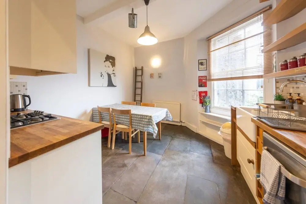 Beautiful 1 Bed Flat in Vibrant Stockbridge