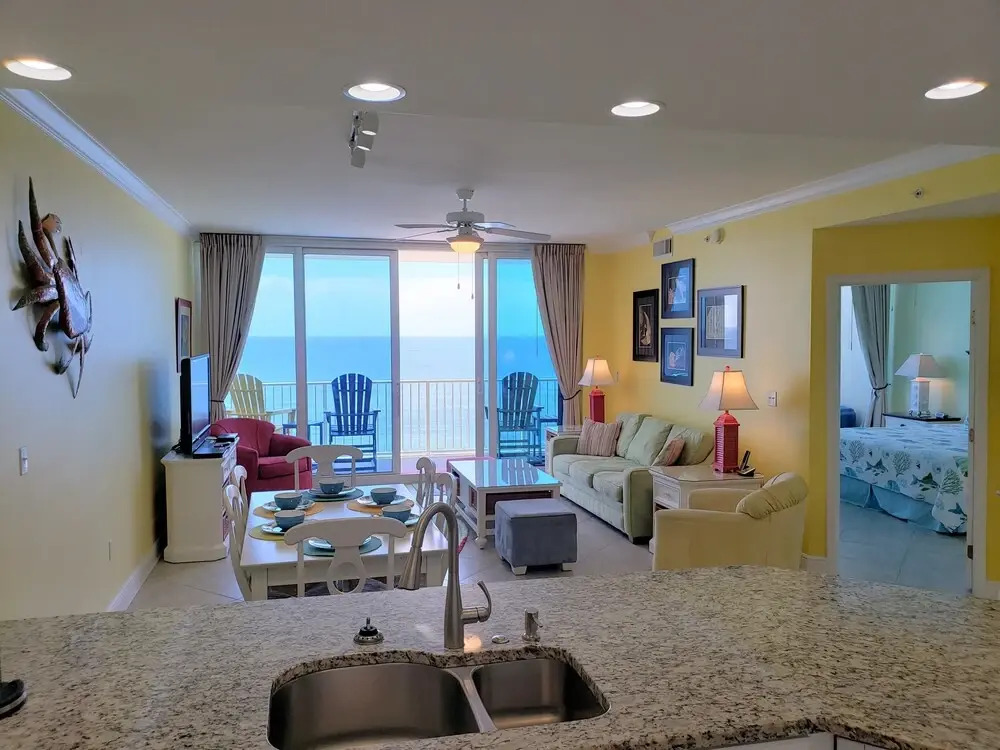 San Carlos 1604 - 3 Br Condo