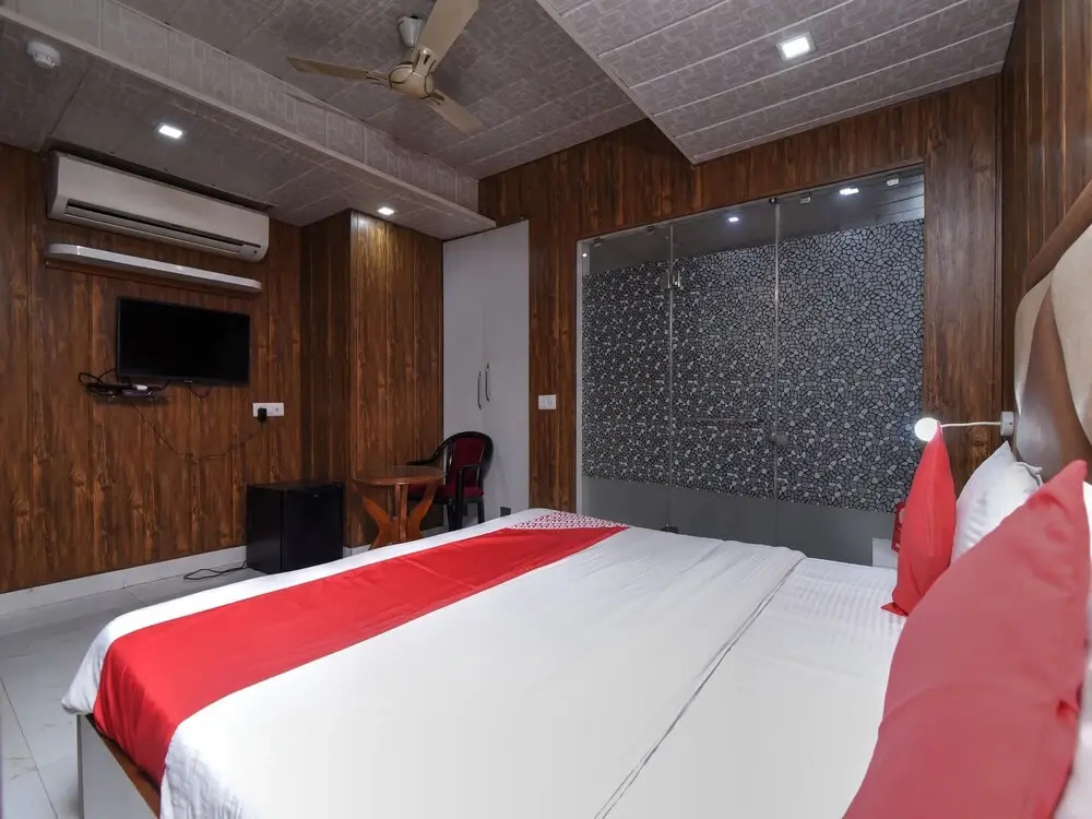 OYO 23188 Glory Villa