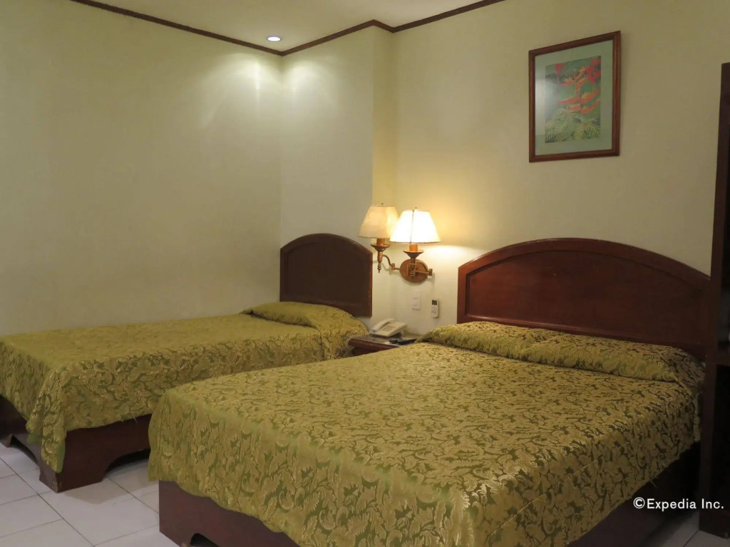 OYO 210 Apple Tree Suites