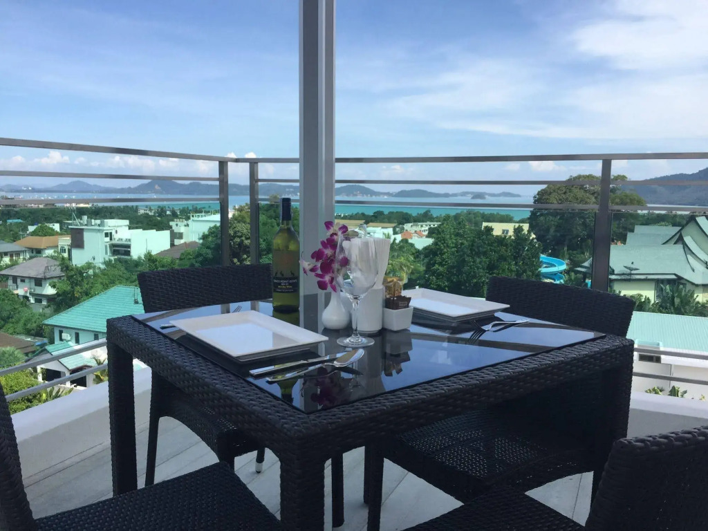 BTR Suites Hotel
