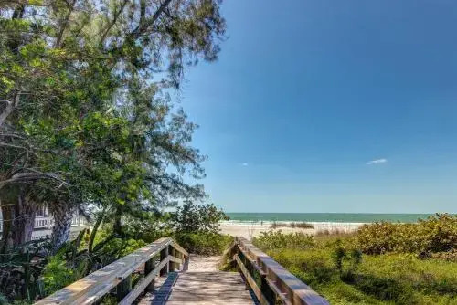 Sunset Beach 106
