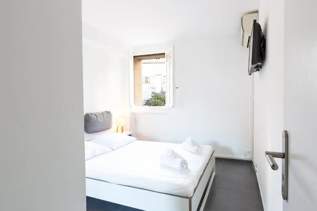 BNB RENTING Chez Dominique - 1 chbre 2-4pers Centre Antibes Migrainier