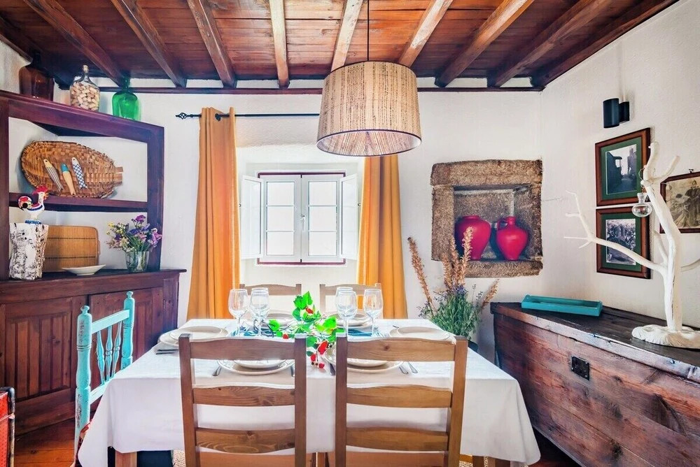 Casa das 10 Janelas at Monsanto