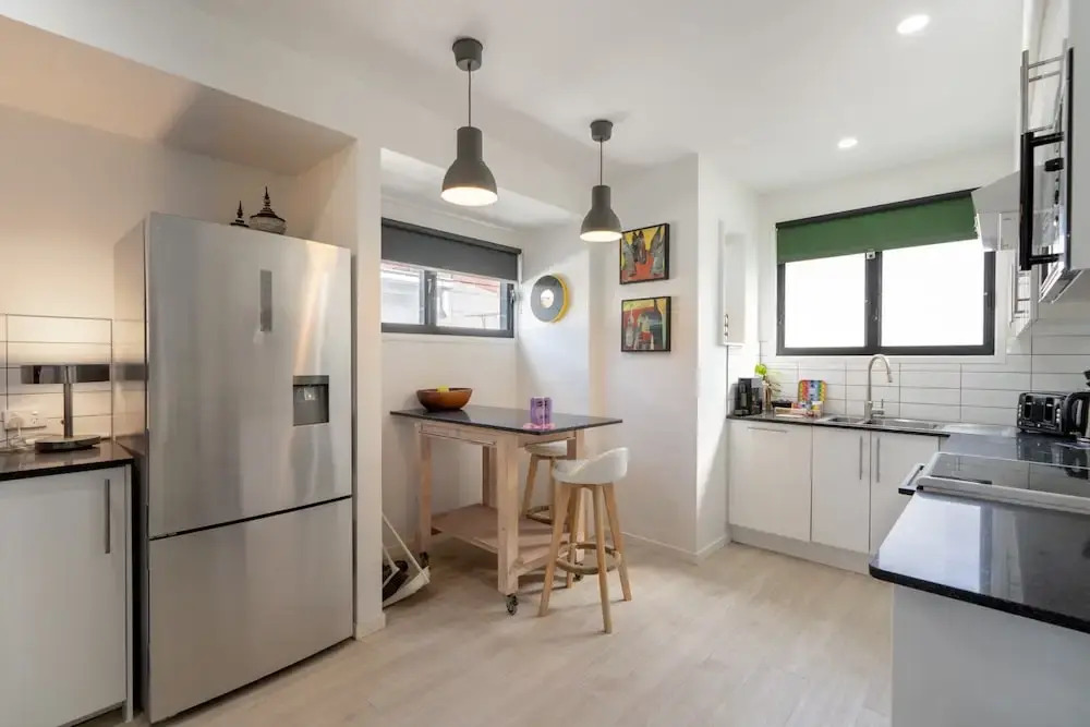 Sophisticated 2-bed Home With Alfresco Dining