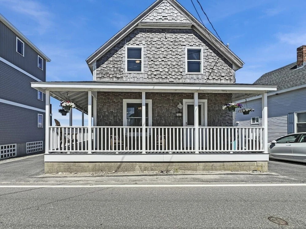 Sea Esta 4 Bedroom Cottage by RedAwning