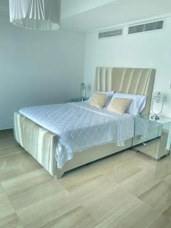 Vista al mar Habitación Privada Coral en Malecon Santo Domingo 1-829-343-1001