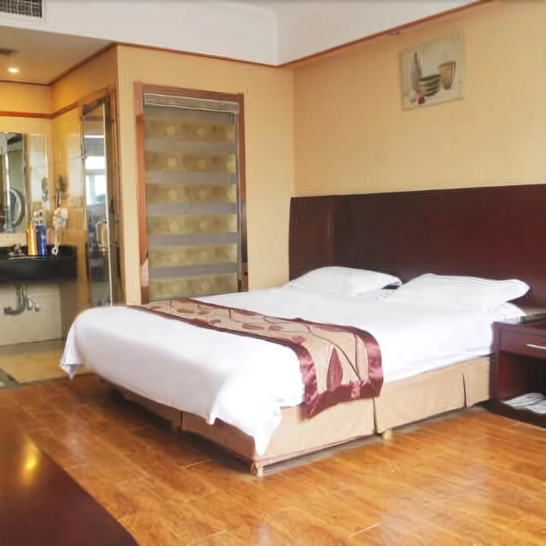 Yulong Hotel