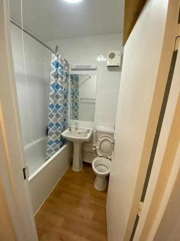 Charming Studio Flats Amazing Location