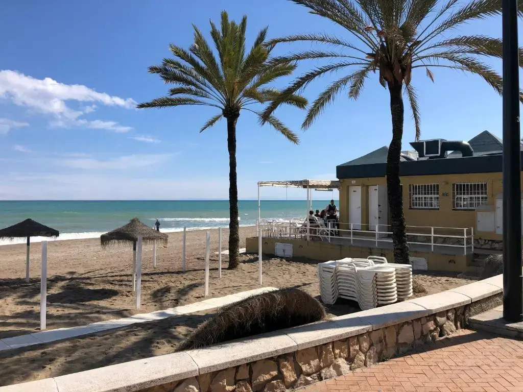 Beautiful modern apartment 100m from the sea
