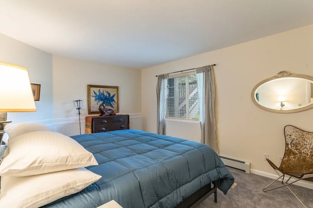S 1425 2 Bedroom Condo by RedAwning