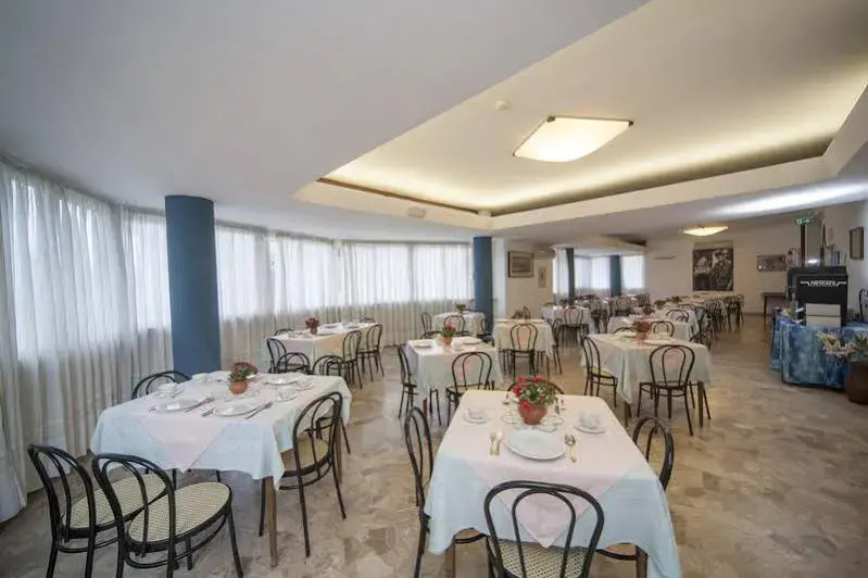 Hotel Harmony