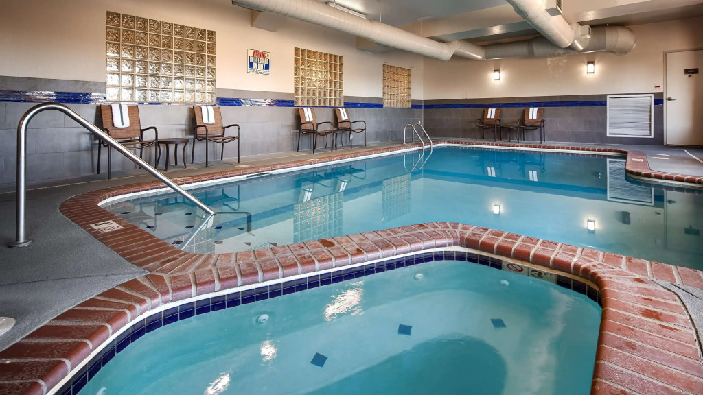 Best Western Plus Gateway Inn & Suites - Aurora