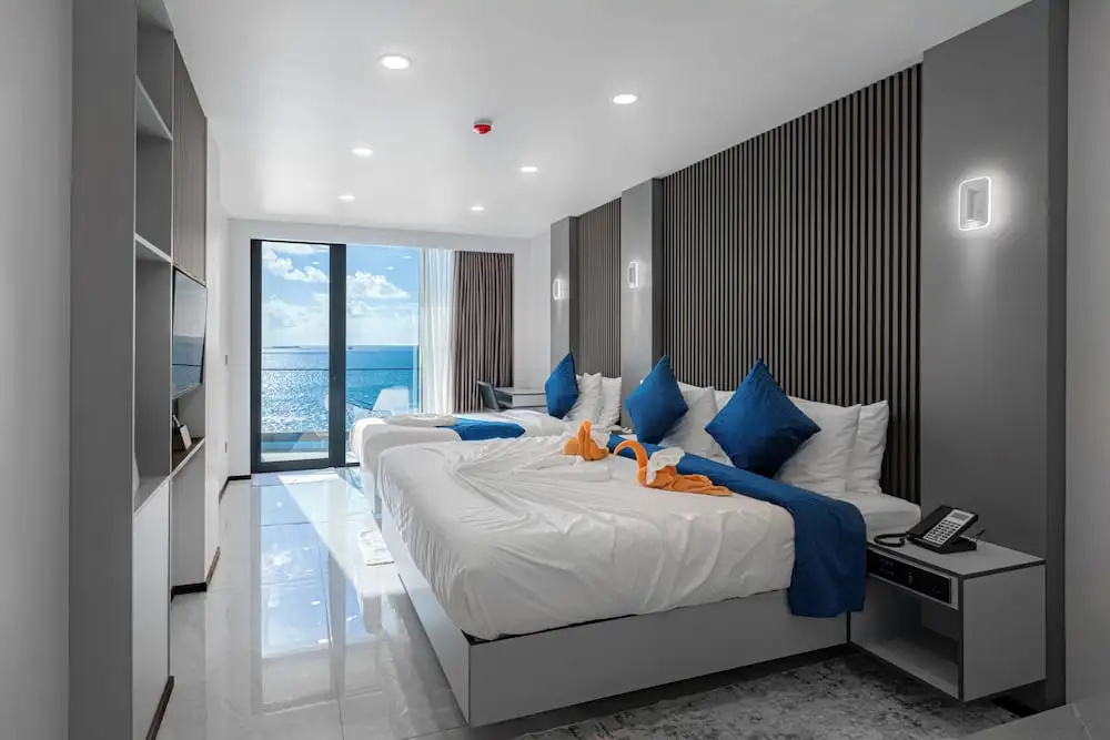 iCom Blue Seaview