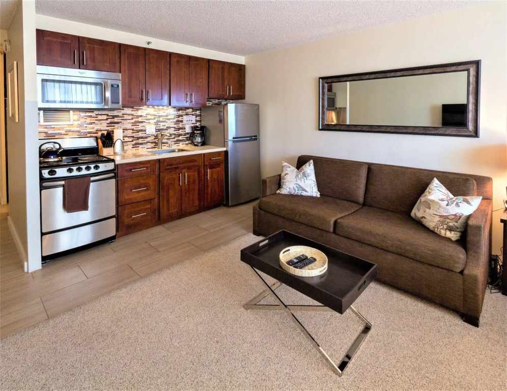 Waikiki Place - the Place to be in Waikiki