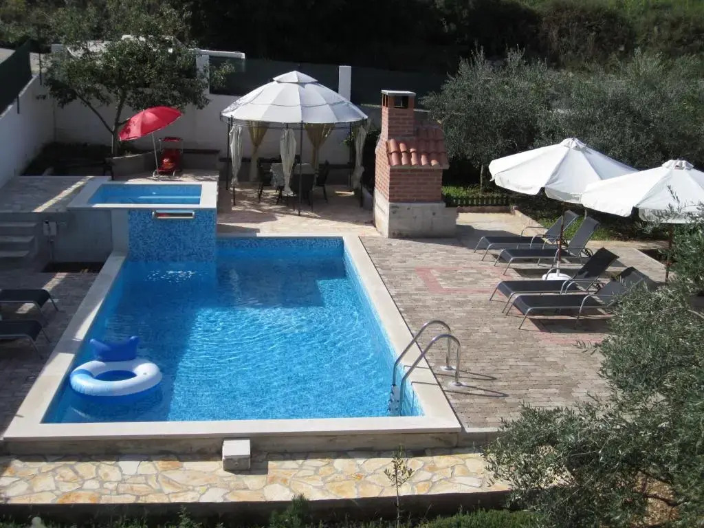 Apartments Nives