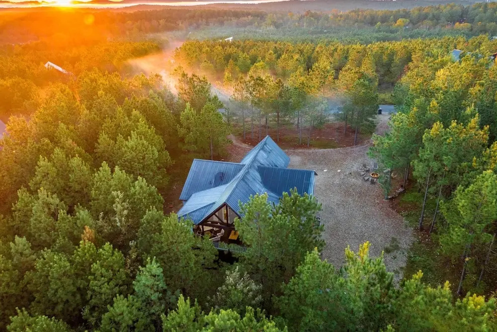 'painted Sky' Modern Broken Bow Cabin w/ Hot Tub!